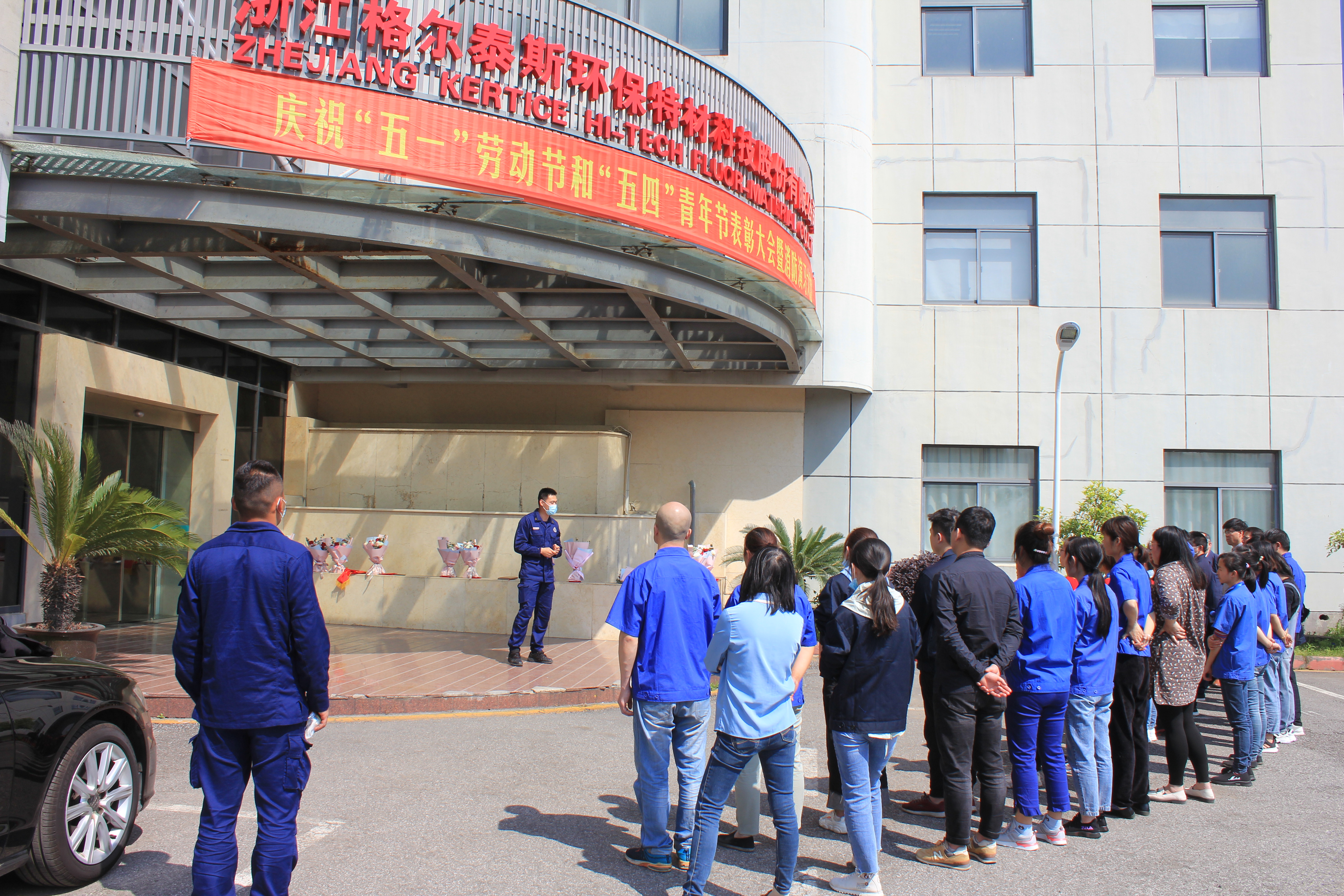 �����ݾ�