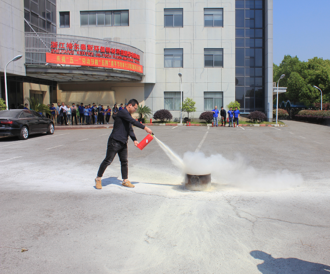 �����ݾ�